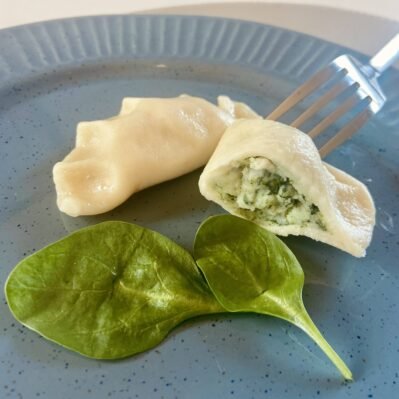 Pierogi z mozzarellą i szpinakiem 0.5 kg (12-13szt)